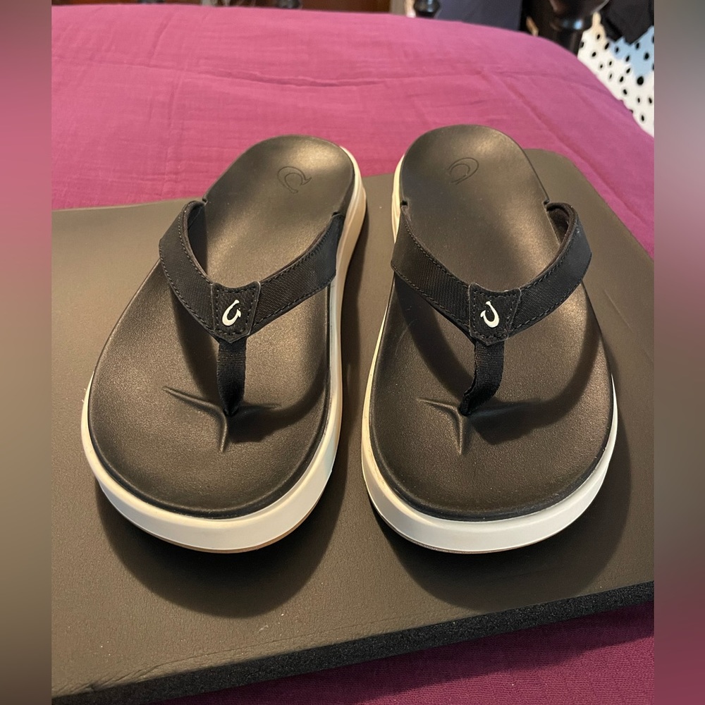 Olu Kai Nu’a Pi’o women’s sandals size 8